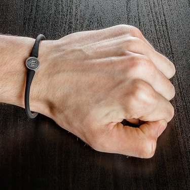 Силиконовый браслет с серебряной вставкой World of Tanks с белым фианитом