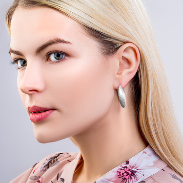 Серебряные серьги матированные круглой формы, покрытие родий