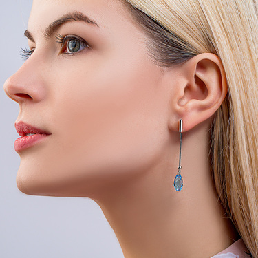 Серебряные серьги с камнями Сваровски