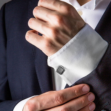 Серебряные запонки с белыми и черными фианитами