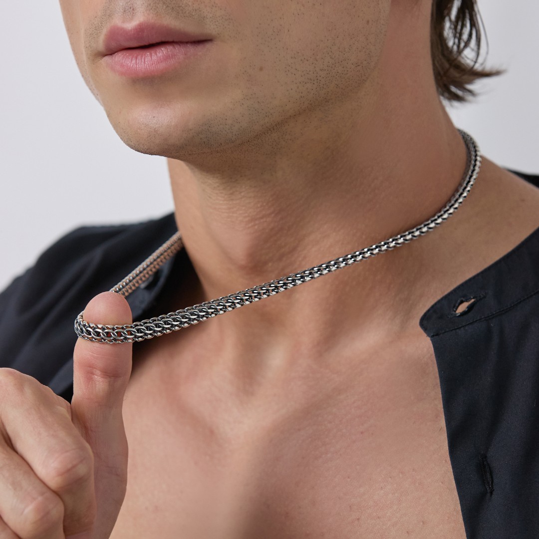 Серебряная мужская цепь, плетение Питон, чернение, ширина 8 мм Цепочка на шею,Серебро,с замком Карабинный,РОССИЯ
