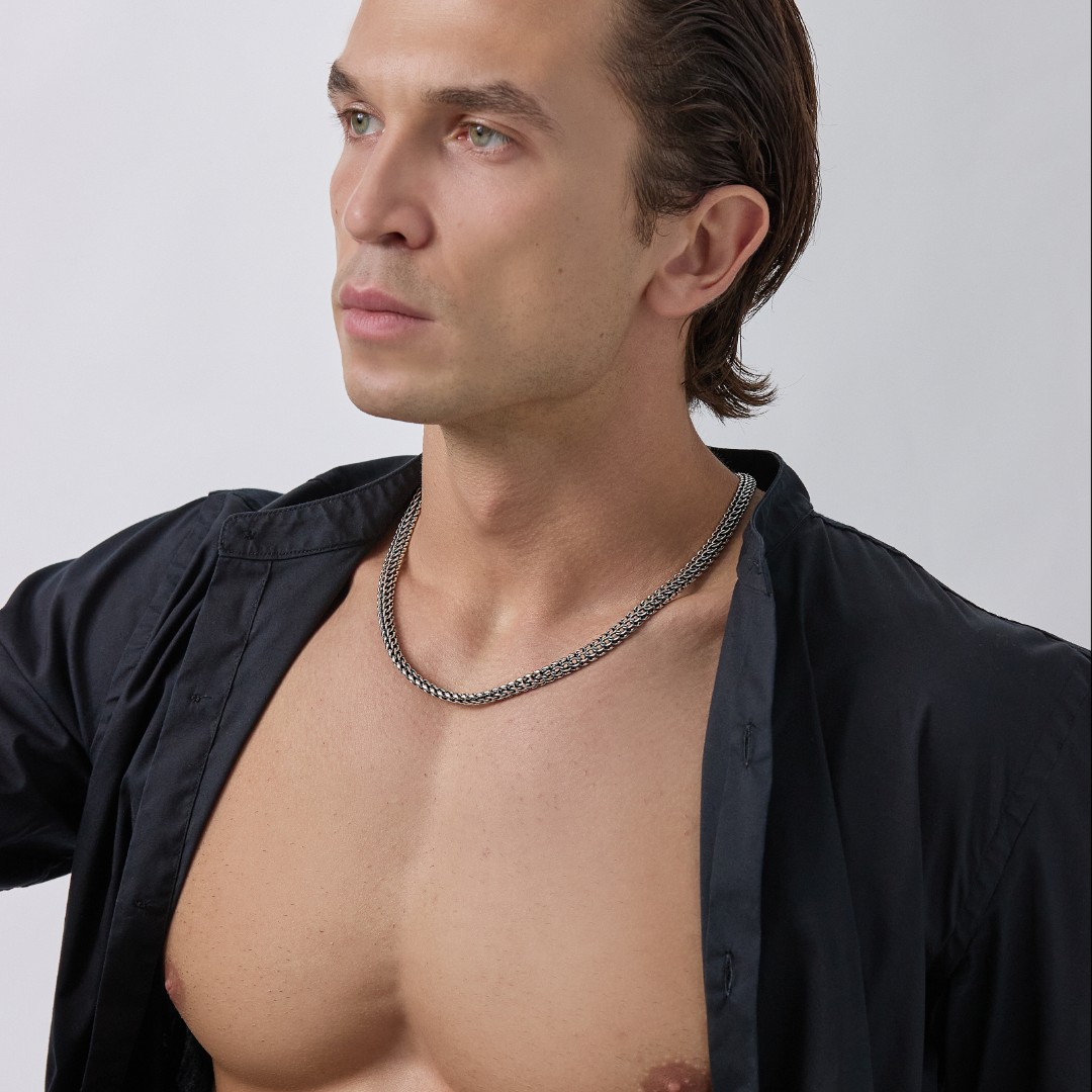 Серебряная мужская цепь, плетение Питон, чернение, ширина 8 мм Цепочка на шею,Серебро,с замком Карабинный,РОССИЯ