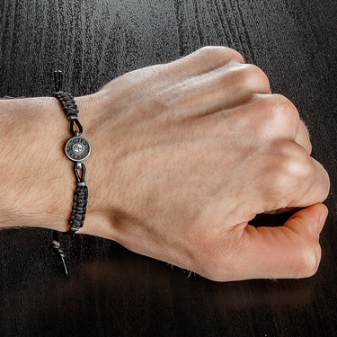 Кожаный браслет с изменяемым размером, с серебряной вставкой World of Tanks с белым фианитом