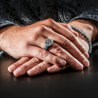 Серебряный мужской перстень с чернением серия Этника