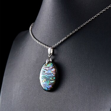 Серебряная овальная подвеска с перламутром