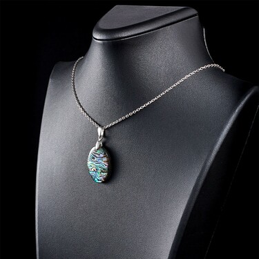 Серебряная овальная подвеска с перламутром