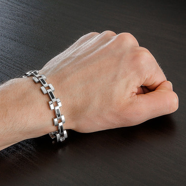 Серебряный браслет, полужесткое плетение, вставка оникс, ширина 1,1 см