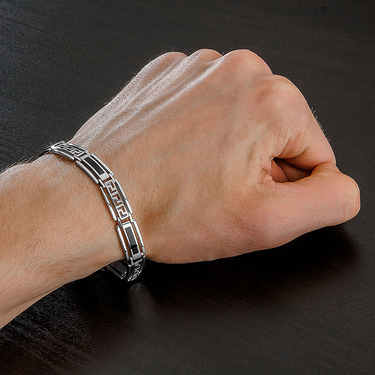 Серебряный браслет, полужесткое плетение, вставка оникс, ширина 0,9 см