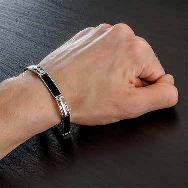 Серебряный браслет, полужесткое плетение, вставка оникс, ширина 0,8 см