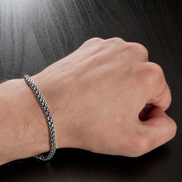 Серебряный браслет, плетение Бисмарк ручной вязки с чернением, ширина 3 мм