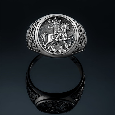 Серебряный перстень с чернением 