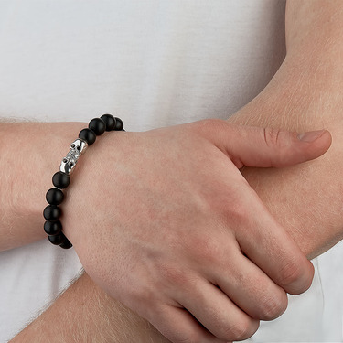 Браслет из шунгита с серебряной вставкой Череп в родии, шириной 0,8 см