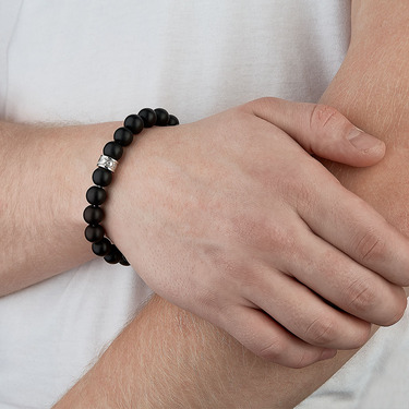 Мужской браслет из шунгита с серебряной вставкой