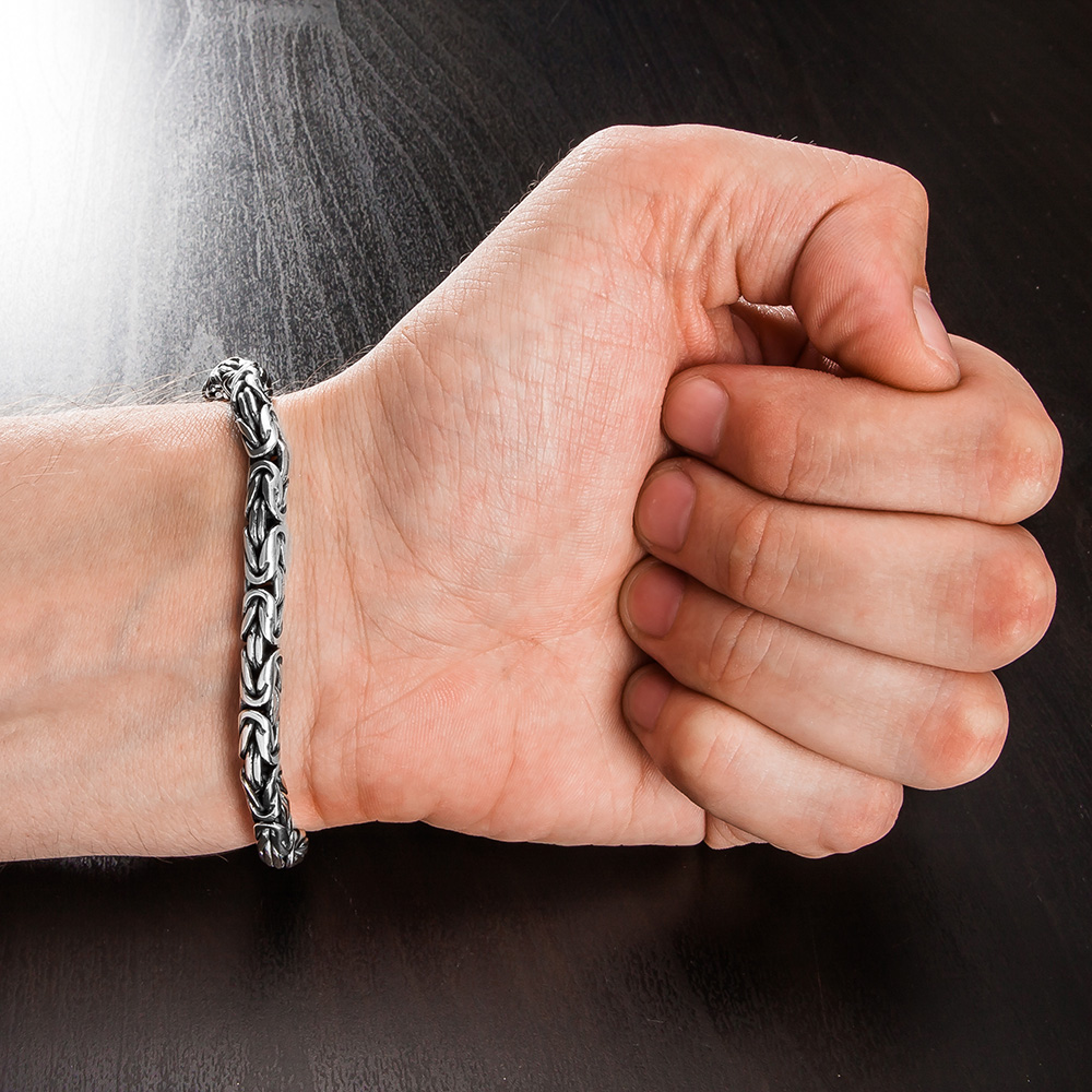 Серебряный мужской браслет, плетение Византийское, ширина 4,8 мм, чернение Браслет на руку,Серебро,с вставкой Без вставок,с замком Карабинный,РОССИЯ