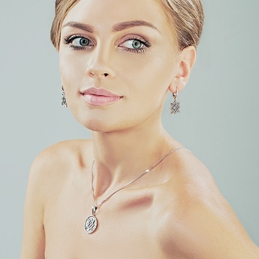 Серебряные длинные серьги с подвесками 