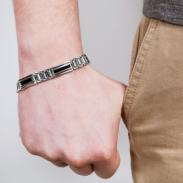 Серебряный мужской браслет со вставками из оникса, ширина 1 см