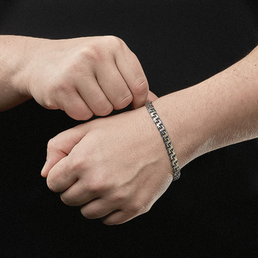 Серебряный мужской браслет, плетение Плоский Бисмарк, ширина 7 мм, чернение