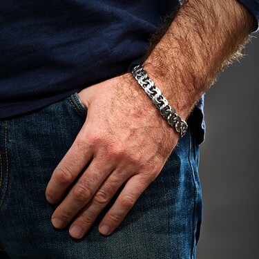 Серебряный широкий мужской браслет, плетение Плоский Бисмарк, ширина 1,4 см, чернение