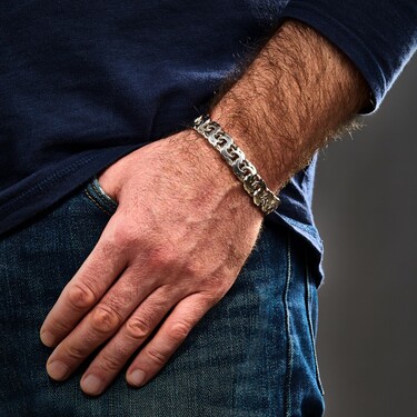 Серебряный широкий мужской браслет, плетение Плоский Бисмарк, ширина 1,4 см, в родии