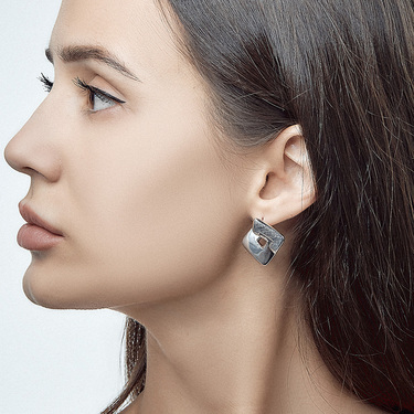 Серебряные объемные серьги 