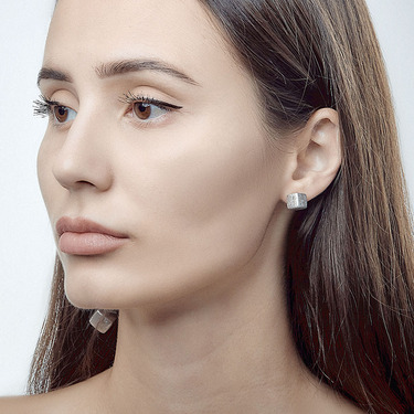 Серебряные асимметричные серьги 