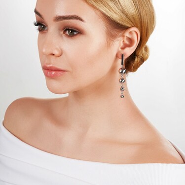 Серебряные длинные серьги с подвесками на цепочке Шары / Каскад / Геометрия, родий