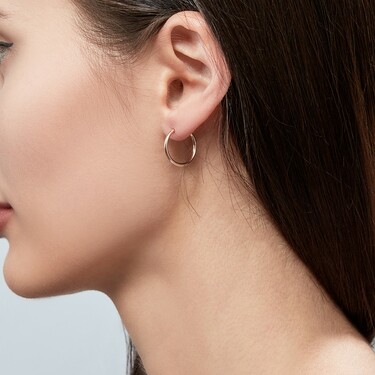 Серебряные классические гладкие серьги Кольца / Конго / Круглые, диаметр 1,6 см, позолота