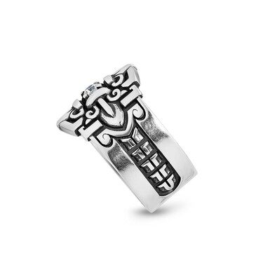 Широкое мужское серебряное кольцо Королевская Лилия с узором и белым фианитом, чернение