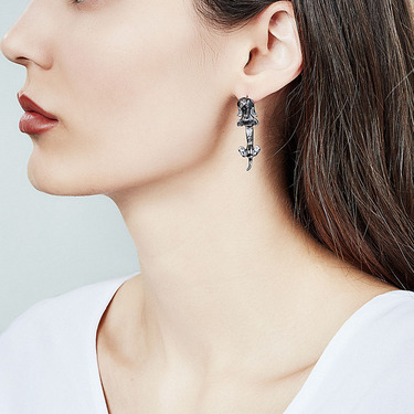 Серебряные длинные серьги Собаки / Таксы, чернение