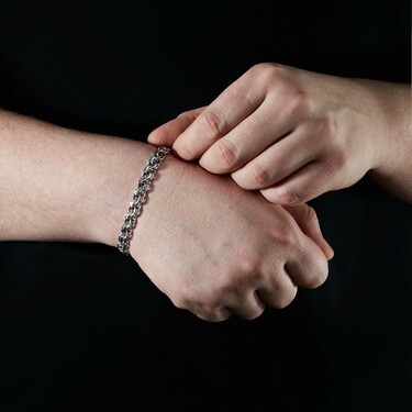 Серебряный мужской браслет, плетение Бисмарк, ширина 0,8 см, оксидирование