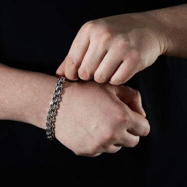 Серебряный мужской браслет, плетение Бисмарк, ширина 0,9 см, оксидирование