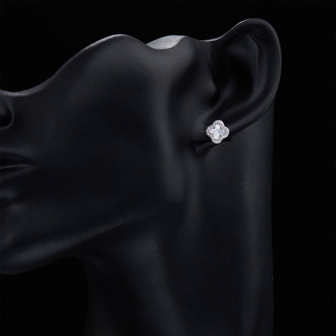 Серебряные серьги-пусеты Серьги,Серебро,с вставкой Цирконий кубический,Перламутр натуральный Белая цвета,с замком Пусет,КИТАЙ