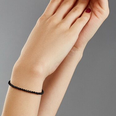 Женский браслет из черной шпинели на серебряной основе, родий