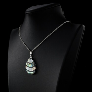 Серебряная прямоугольная подвеска с перламутром, бело-зелено-черная мозаика