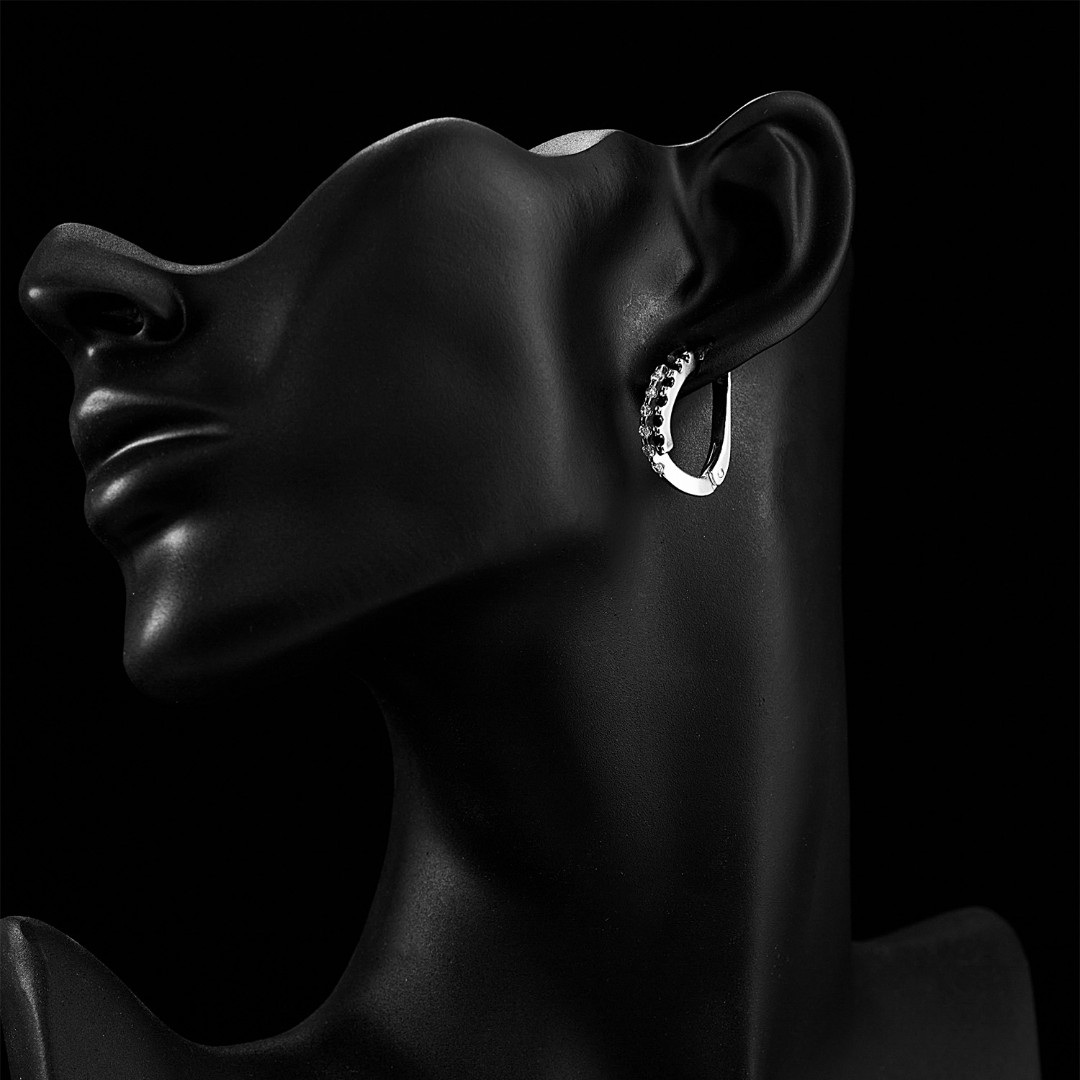 Серебряные серьги с белыми и черными фианитами, родий Серьги,Серебро,с вставкой Фианит Белая,Черная цвета,с замком Английский,РОССИЯ