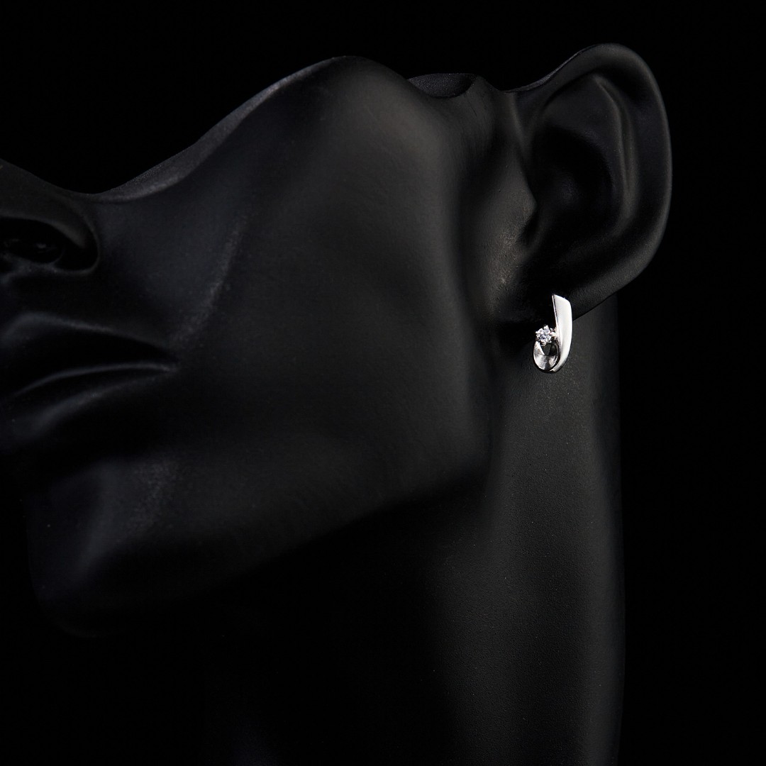 Серебряные серьги с фианитом, родий Серьги,Серебро,с вставкой Фианит,с замком Английский,РОССИЯ