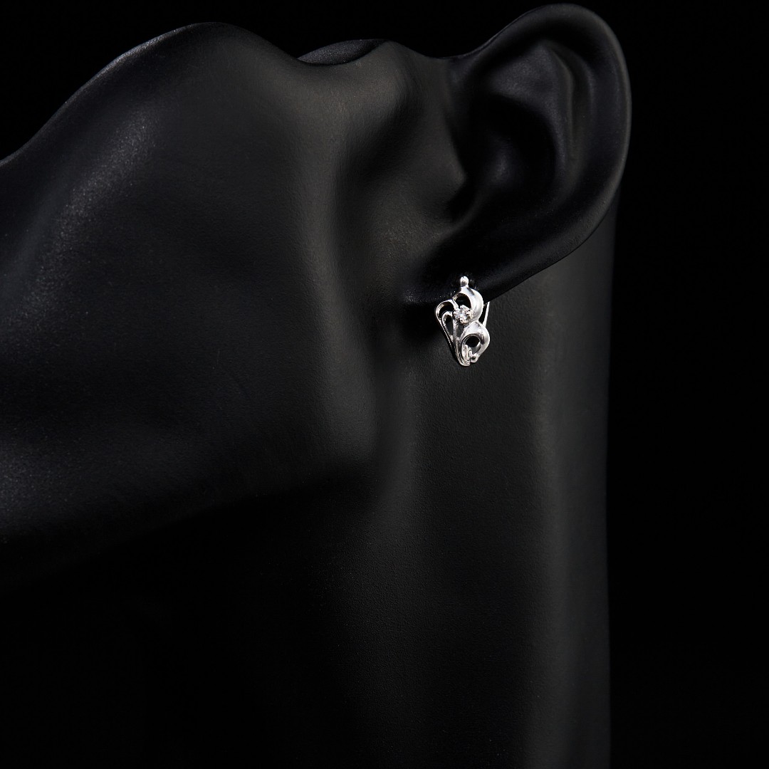 Серебряные серьги с фианитом, родий Серьги,Серебро,с вставкой Фианит,с замком Английский,РОССИЯ