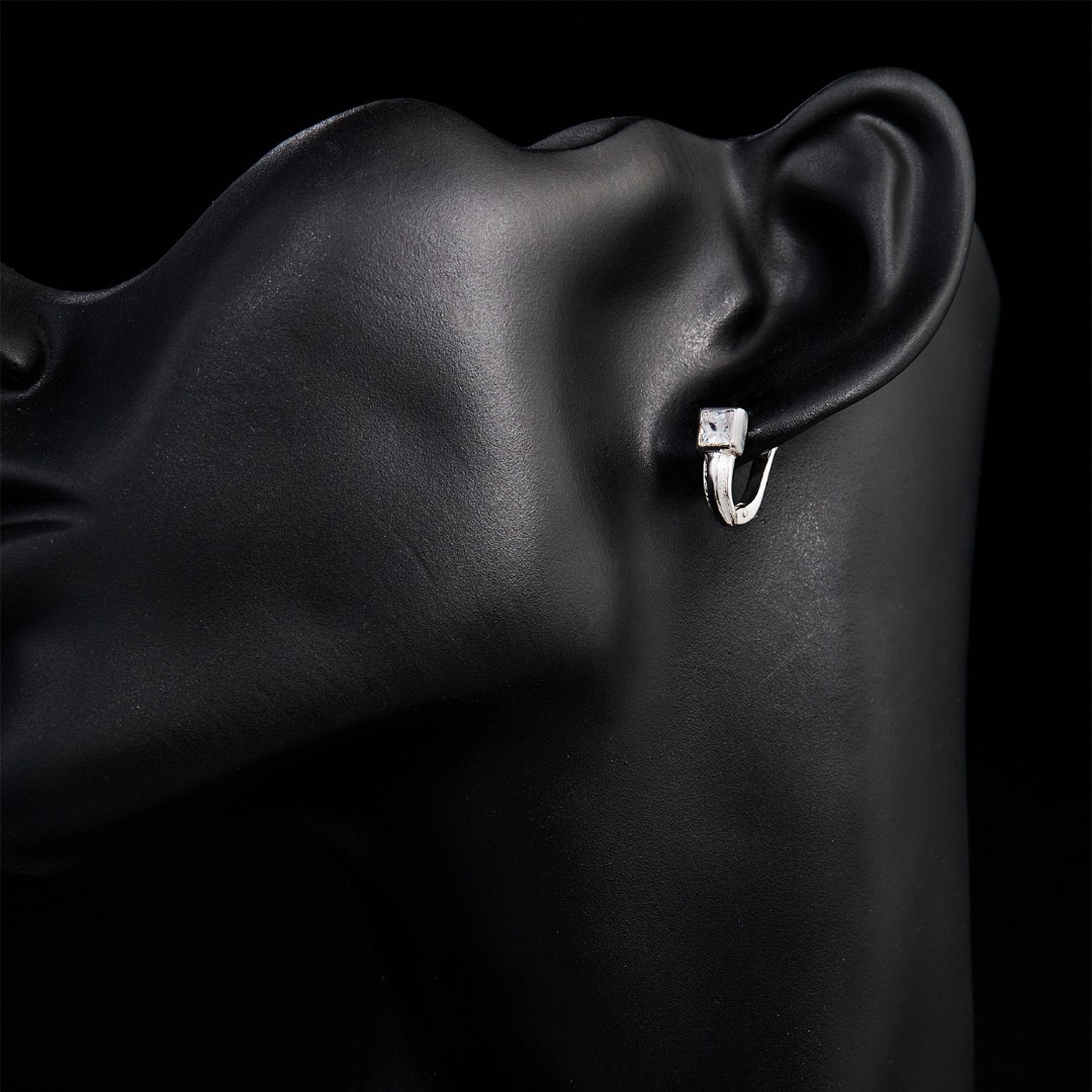 Серебряные серьги с фианитом, родий Серьги,Серебро,с вставкой Фианит,с замком Английский,РОССИЯ