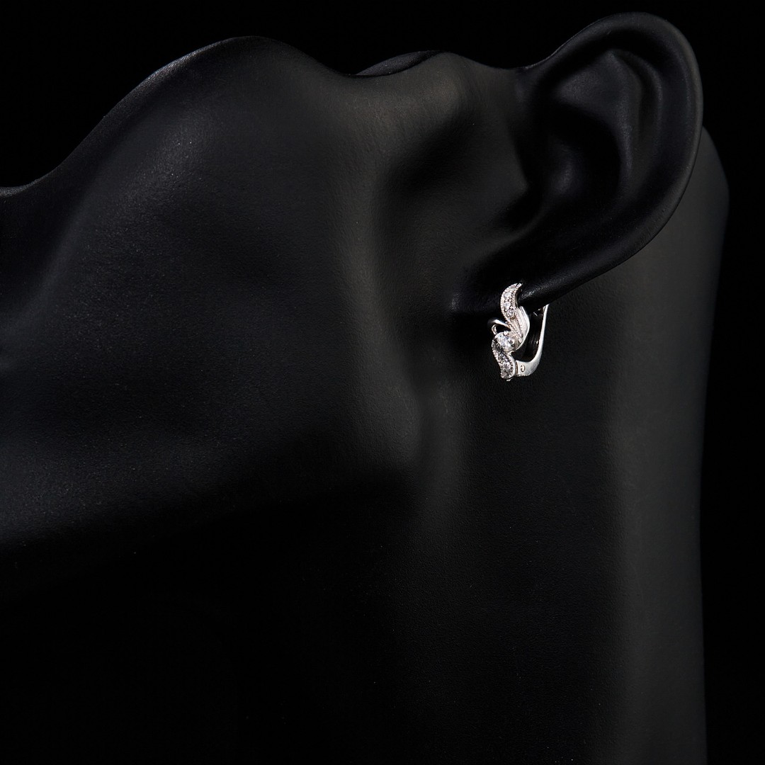 Серьги,Серебро,с вставкой Фианит Белая цвета,с замком Английский,РОССИЯ