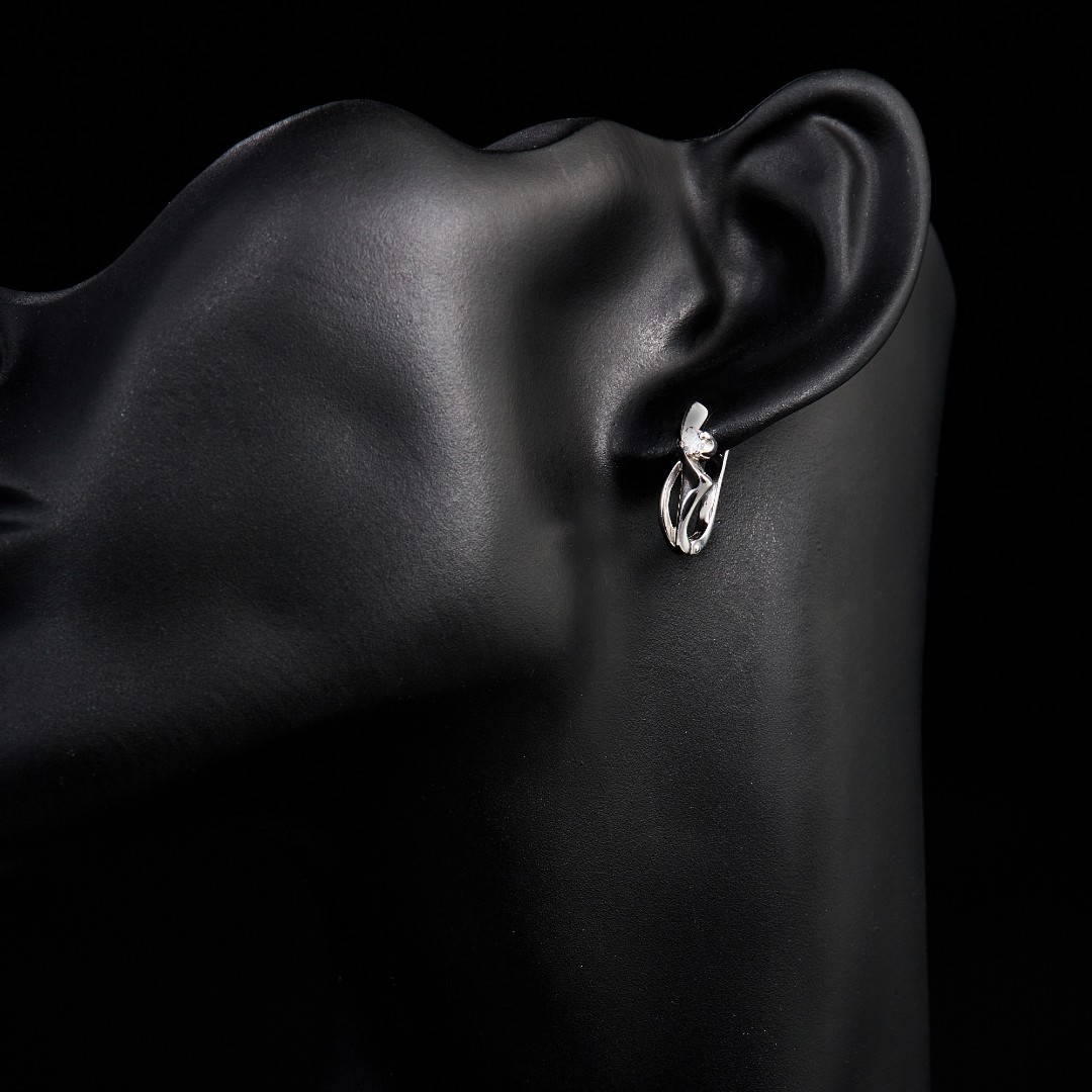 Серебряные серьги с фианитом, родий Серьги,Серебро,с вставкой Фианит,с замком Английский,РОССИЯ