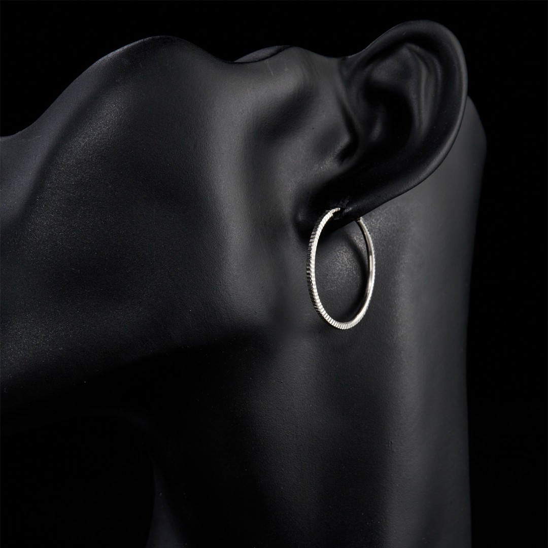 Серебряные классические серьги Кольца / Конго / Круглые с алмазной гранью,платинирование, 2,5 см Серьги,Серебро,с вставкой Без вставок,с замком Кольцо,Конго,РОССИЯ