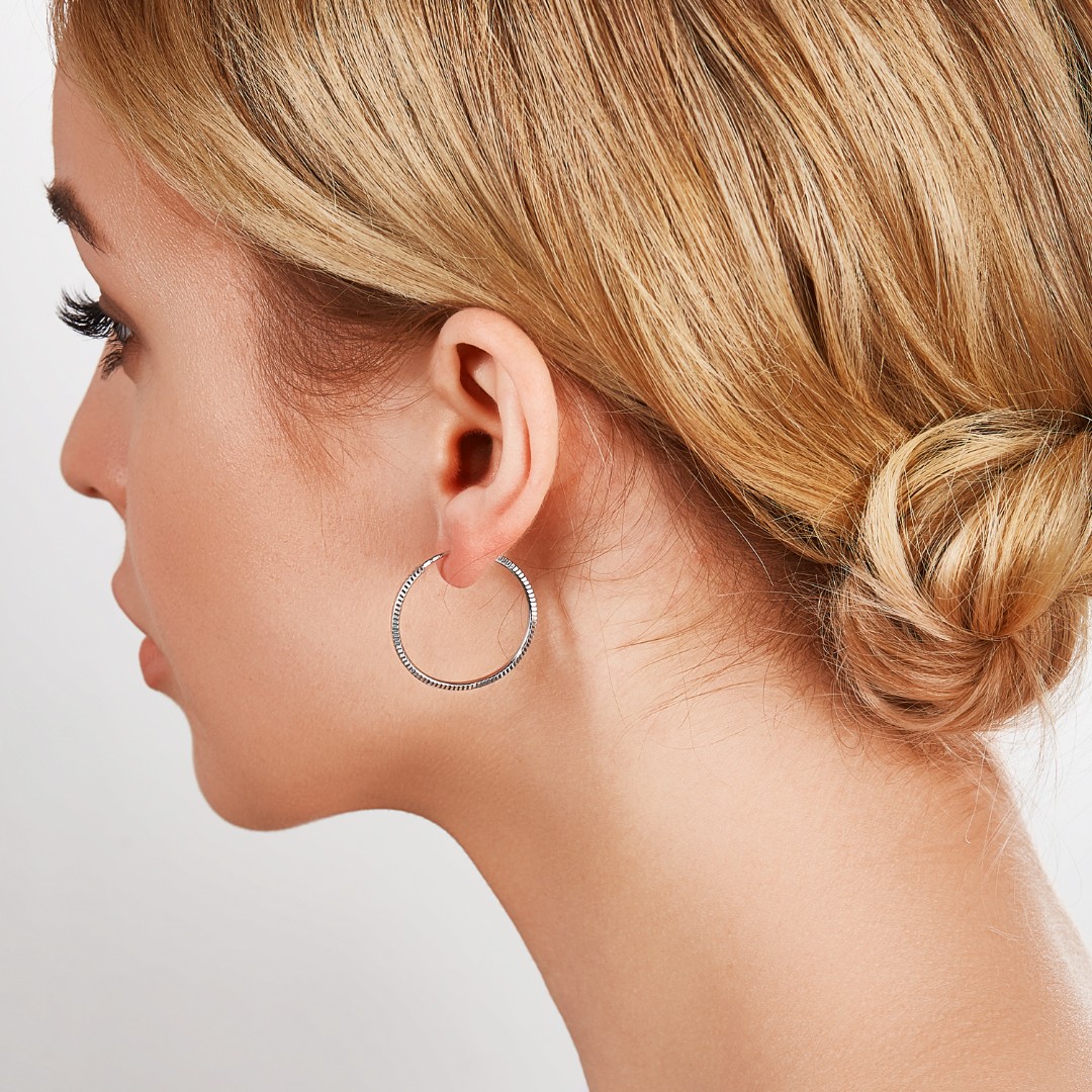 Серебряные классические серьги Кольца / Конго / Круглые с алмазной гранью,платинирование, 2,5 см Серьги,Серебро,с вставкой Без вставок,с замком Кольцо,Конго,РОССИЯ