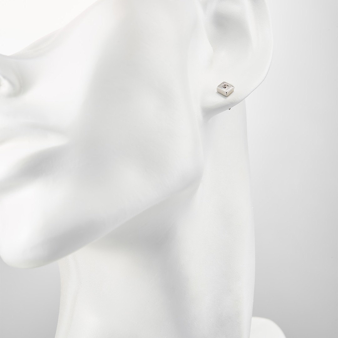 Серебряные серьги / Пусеты / Гвоздики с фианитом, родий Серьги,Серьги Пусеты,Серьги Гвоздики,Серебро,с вставкой Фианит,с замком Пусет,Винтовой,Штыревой,Штифтовой,РОССИЯ