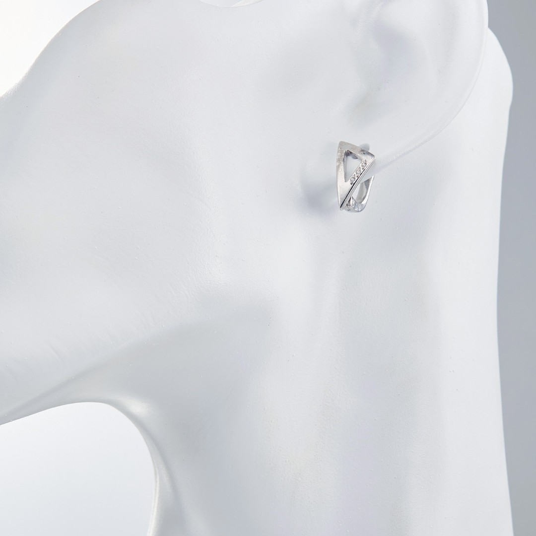 Серебряные серьги с фианитом, родий Серьги,Серебро,с вставкой Фианит,с замком Английский,РОССИЯ