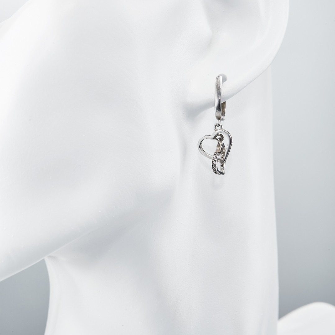 Серьги,Серебро,с вставкой Фианит Белая цвета,с замком Английский,РОССИЯ