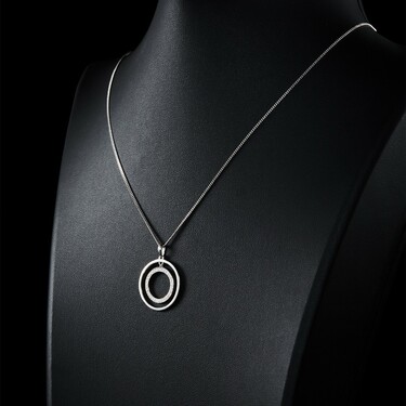 Серебряное колье Круги / Кольца с фианитами, родий