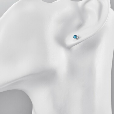 Серебряные серьги / Пусеты / Гвоздики с голубым топазом, покрытие родий