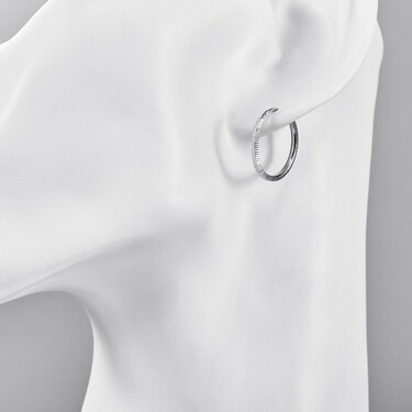 Серебряные классические серьги Кольца / Конго / Круглые / Хаггисы с алмазной гранью, родий, 1,5 см