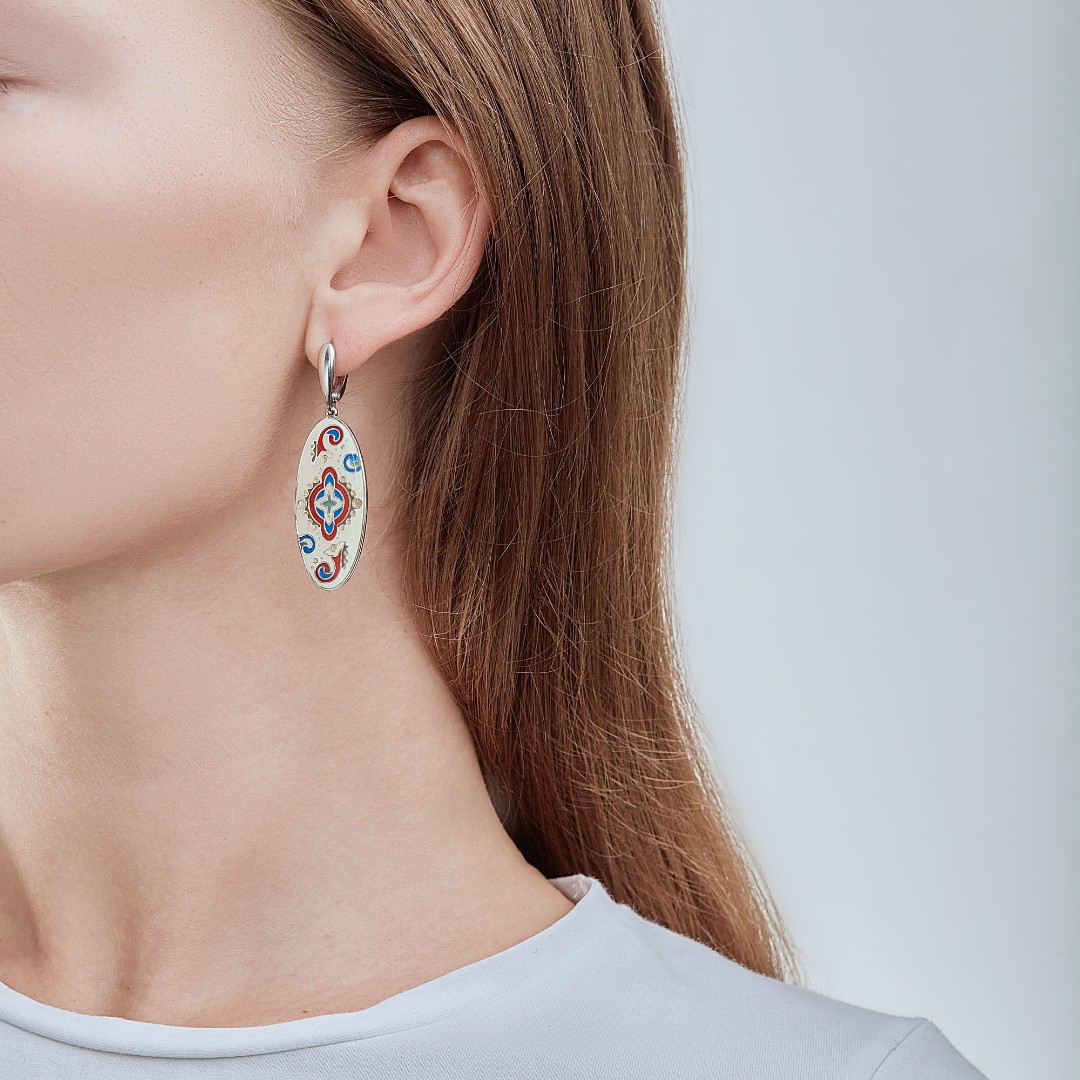 Серебряные серьги с эмалью, родий Серьги,Серебро,с вставкой Эмаль Белая,Голубая,Красная,Золотой цвета,с замком Английский,РОССИЯ