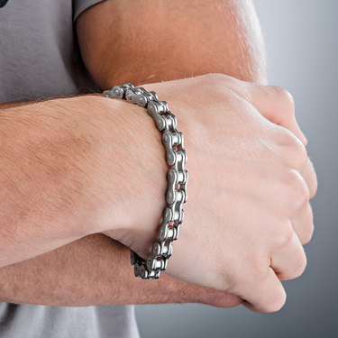 Серебряный мужской браслет, мотоцепь, матирование, родирование, ширина  7 мм